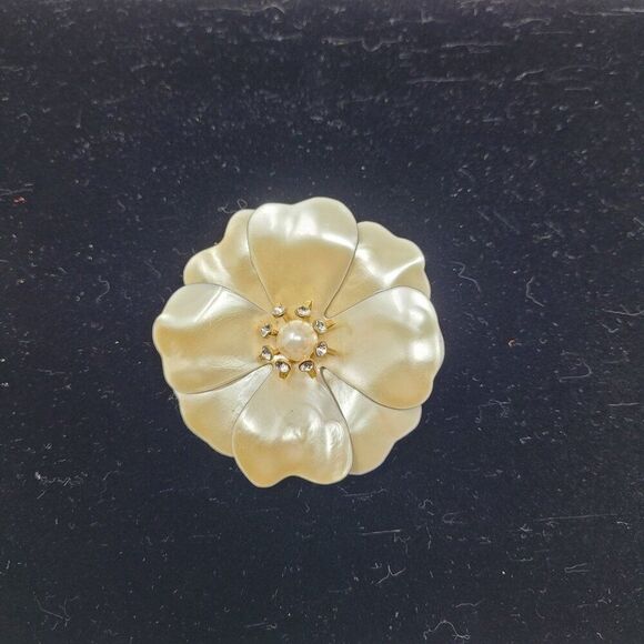 Vintage 60s Faux Mother Of Pearl Flower Brooch Faux Pearl Rhinestone Lg Enamel - Picture 7 of 7